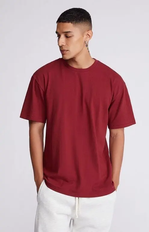 OVERSIZED T-SHIRT